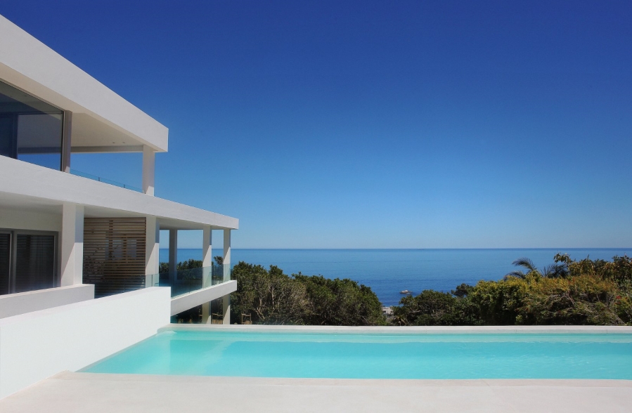 To Let 8 Bedroom Property for Rent in Bakoven Western Cape